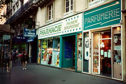 pharmacie-parfumerie, boulevard de Sébastopol (4e)